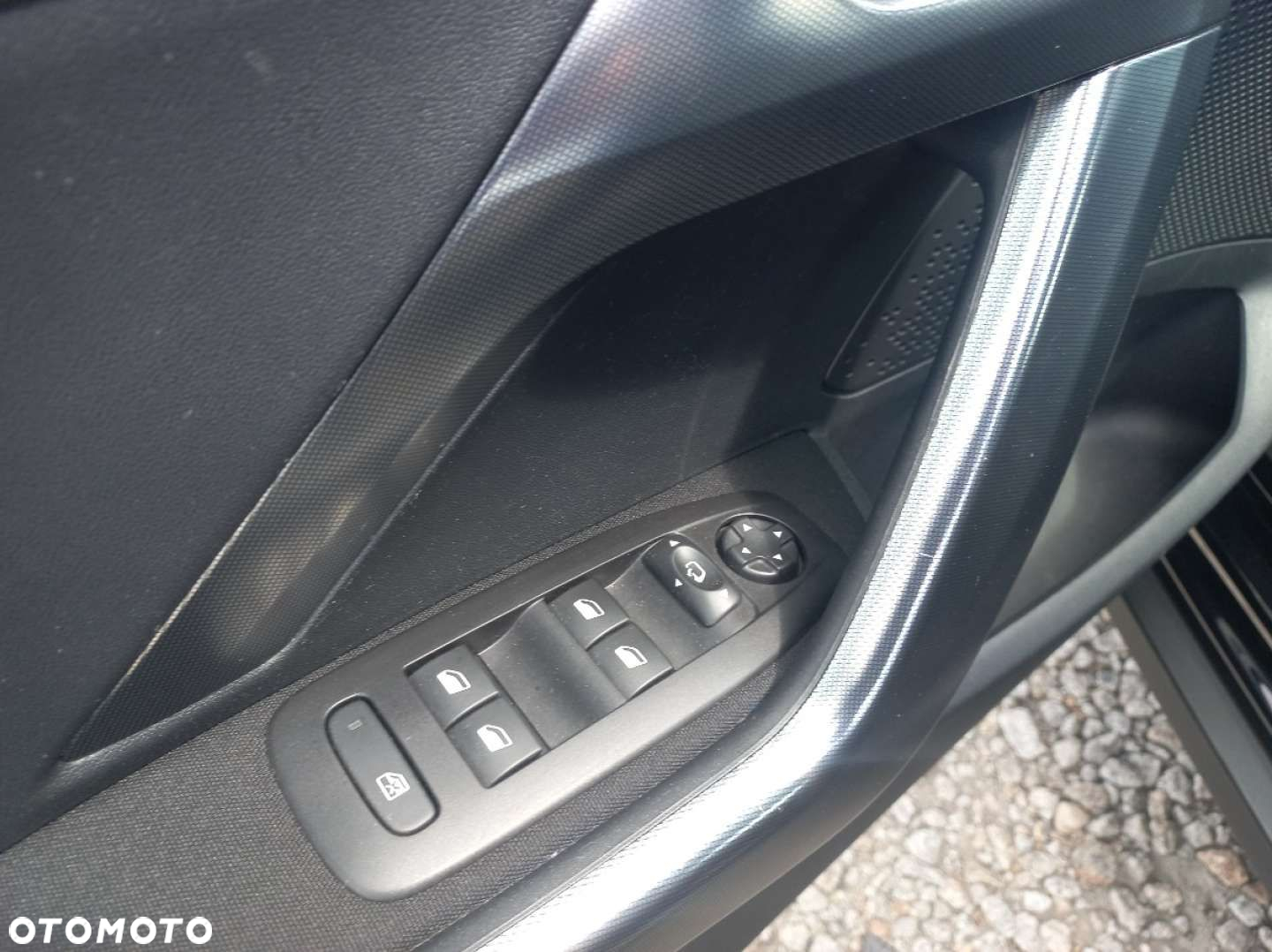 Peugeot 2008 - 10