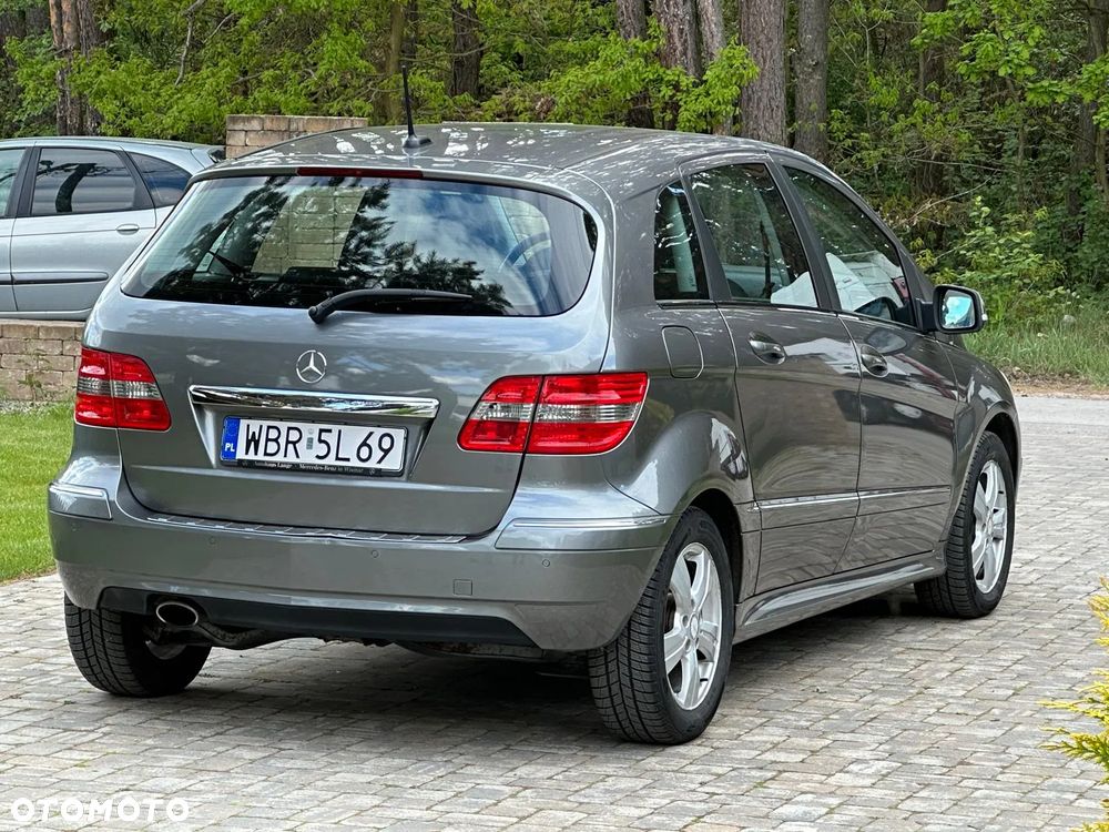 Mercedes-Benz Klasa B 180 BlueEffICIENCY - 13