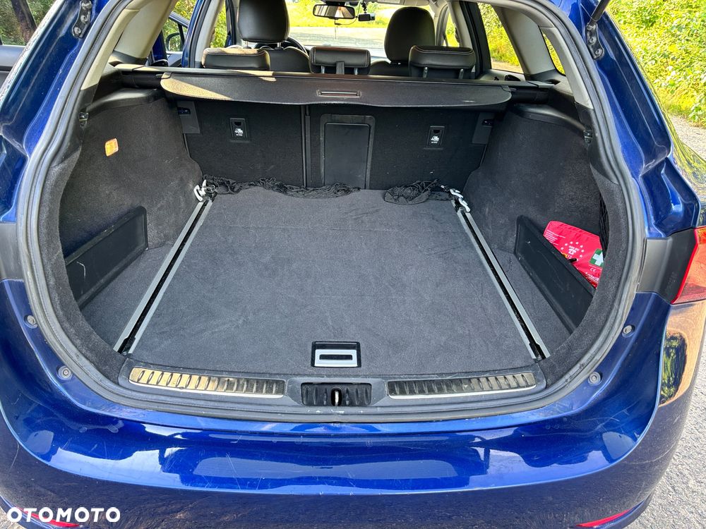 Toyota Avensis 1.8 Selection MS - 10