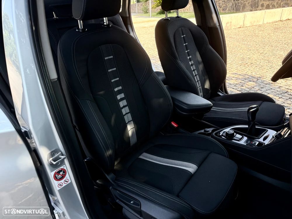 BMW 218 Active Tourer d Line Sport - 28