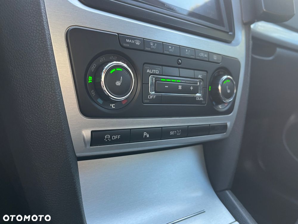 Skoda Octavia 2.0 TDI CR DPF RS - 20