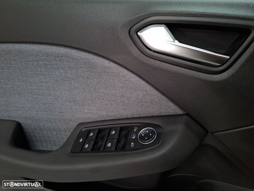 Renault Clio 1.0 TCe Techno Bi-Fuel - 24