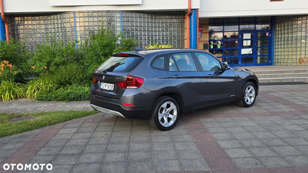 BMW X1 sDrive18i xLine - 38