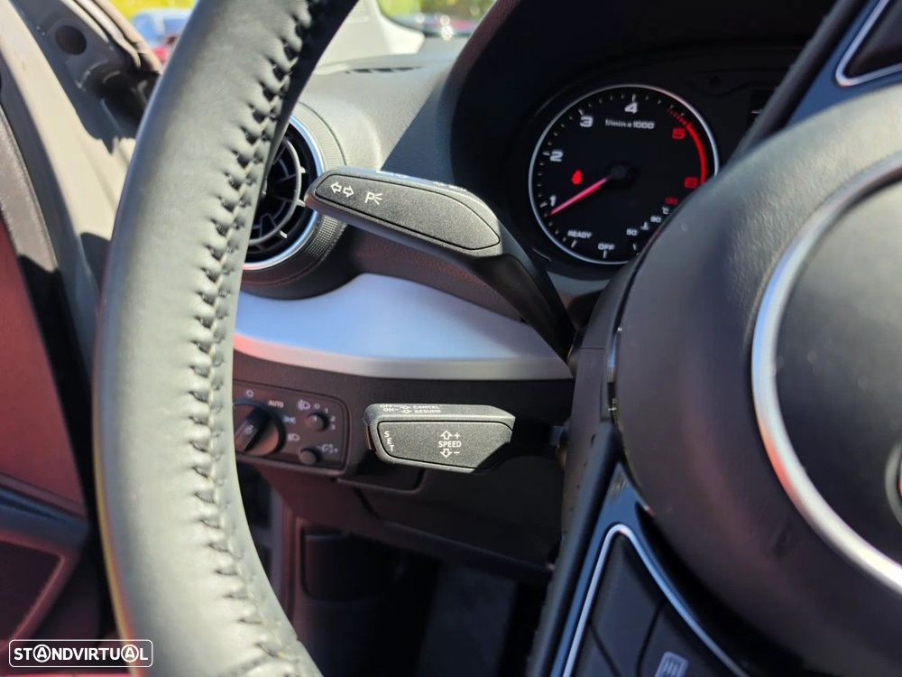 Audi Q2 1.6 TDI Design - 15