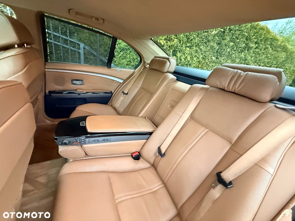 BMW Seria 7 - 30