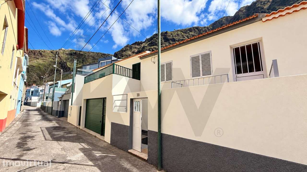 Moradia T2+1 com Terreno a Passos do Mar - Grande imagem: 2/36