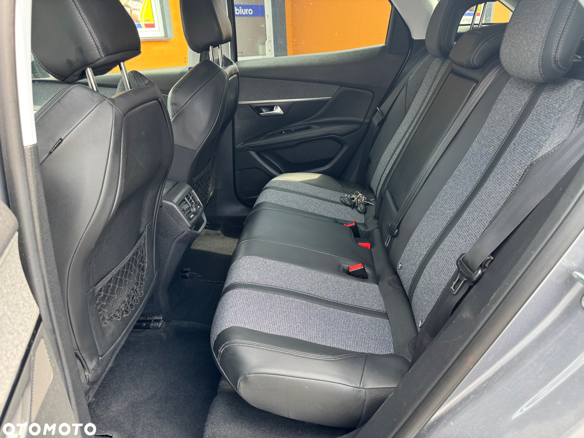 Peugeot 3008 1.6 BlueHDi Allure S&S EAT6 - 28
