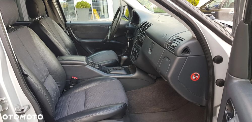 Mercedes-Benz ML 320 - 17
