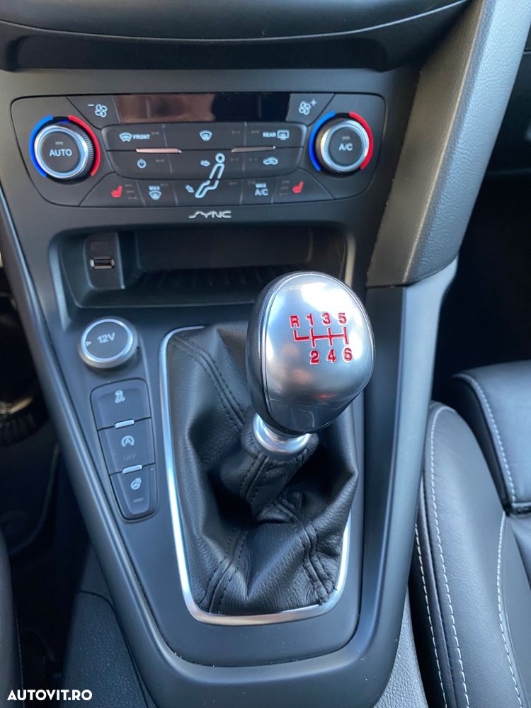 Ford Focus 2.0 EcoBoost ST - 21