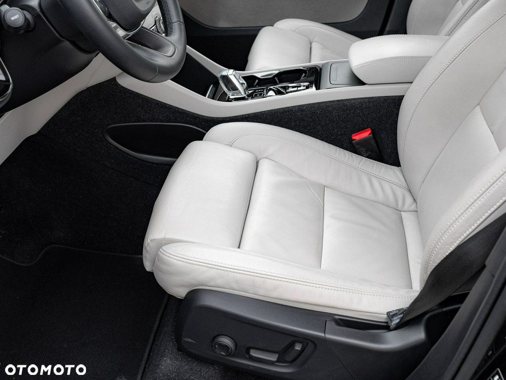 Volvo XC 40 B3 Plus Bright - 14