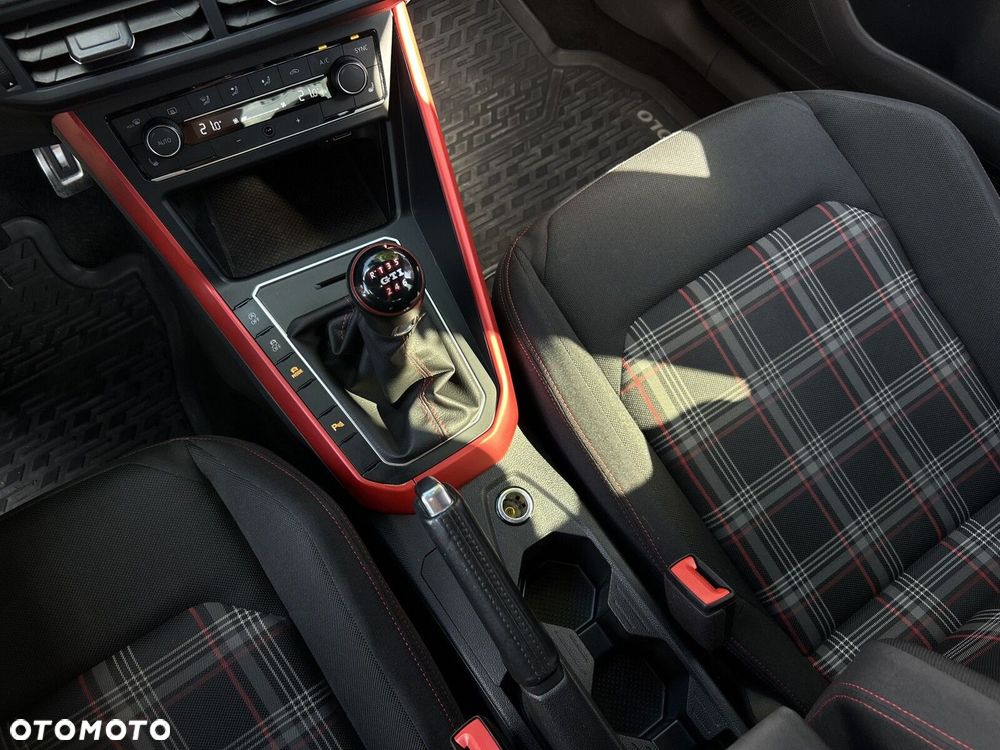 Volkswagen Polo 2.0 TSI GTI - 19