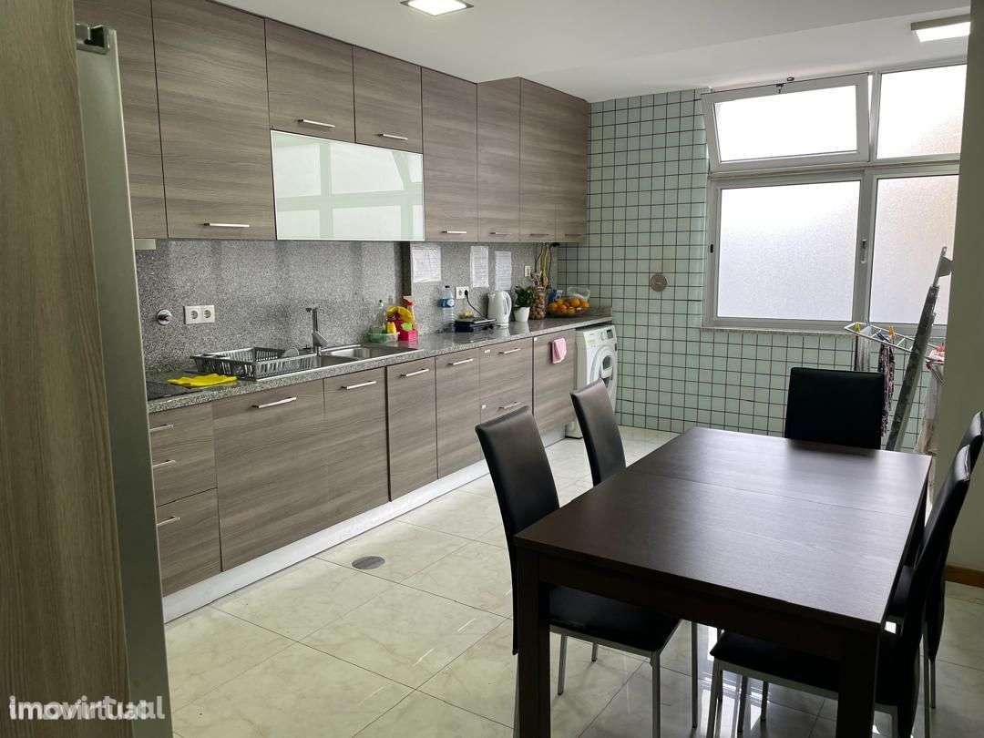 QUARTO (Suite com casa de banho privada),centro de Oliveira de Azeméis - Grande imagem: 4/19