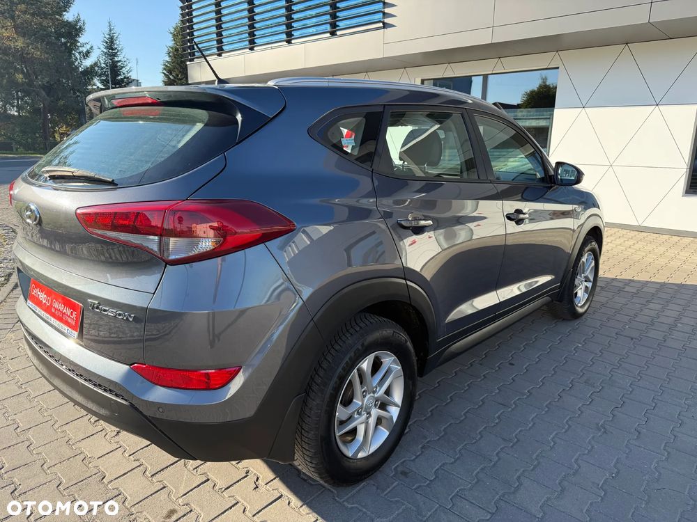 Hyundai Tucson 1.6 GDI BlueDrive GO 2WD - 28