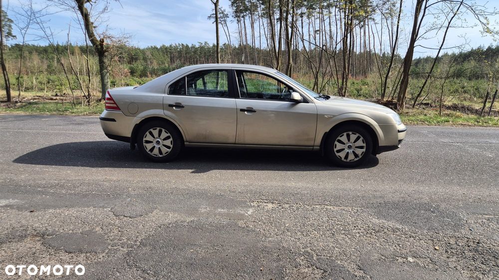 Ford Mondeo 1.8 Ghia - 6