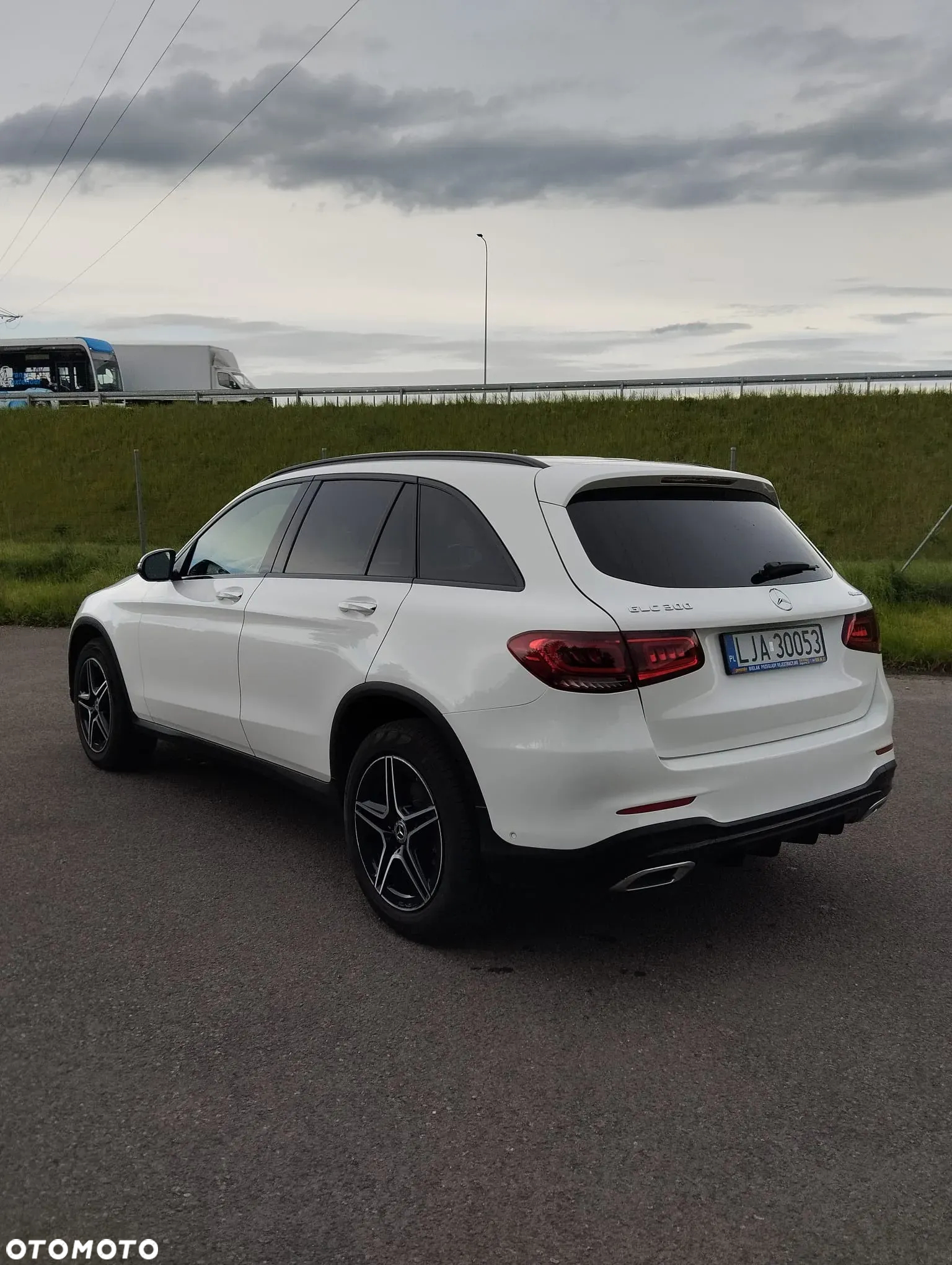 Mercedes-Benz GLC - 14