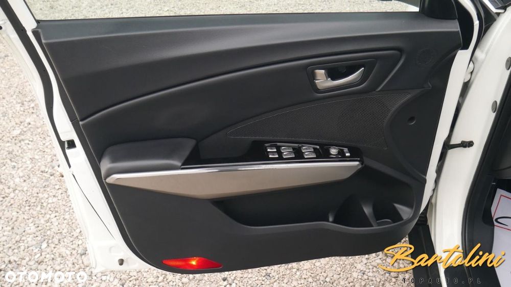 SsangYong/KGM Tivoli - 11