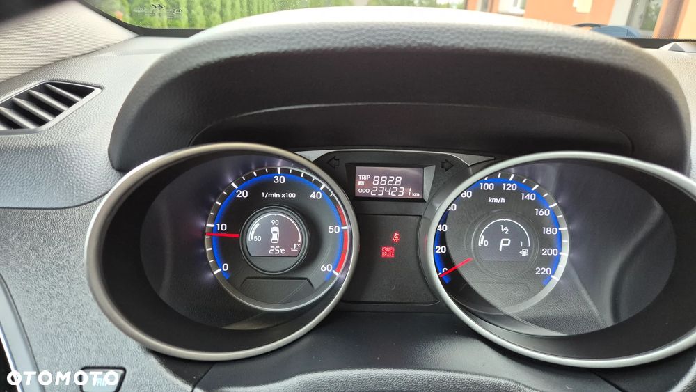Hyundai ix35 2.0 CRDi 4WD Automatik Style - 16