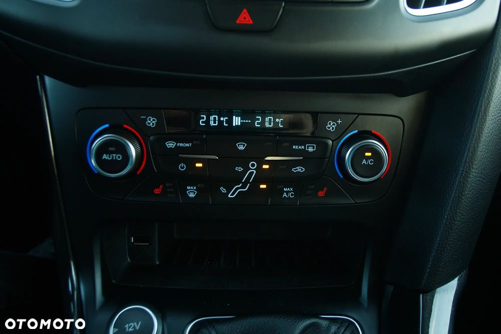 Ford Focus ver-1-0-ecoboost-titanium-x - 30