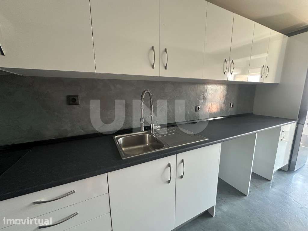 Apartamento T3 - Junto à Rotunda Europa - Grande imagem: 2/31