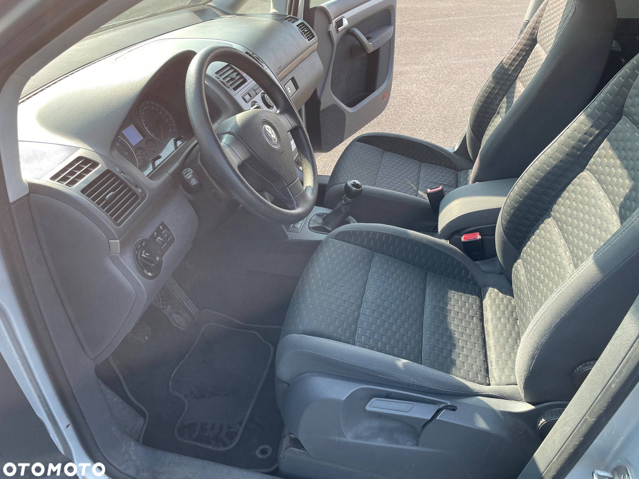 Volkswagen Touran - 19