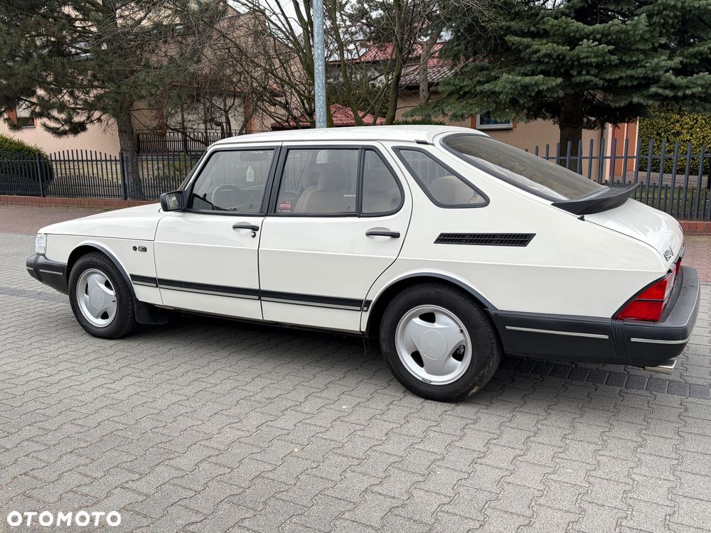 Saab 900 - 27
