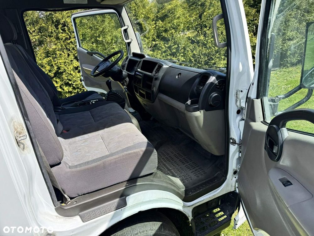 Renault Maxity - 8