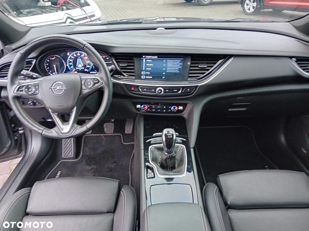 Opel Insignia - 22