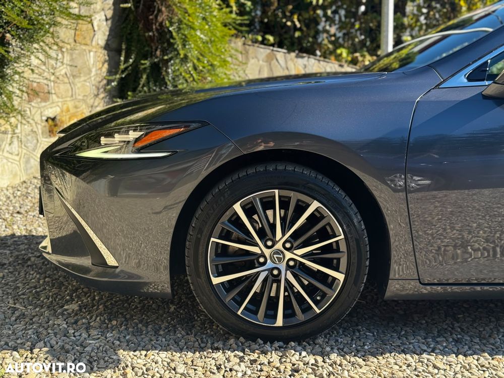 Lexus Seria ES - 15