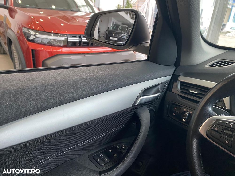 BMW X1 xDrive20i AT - 12