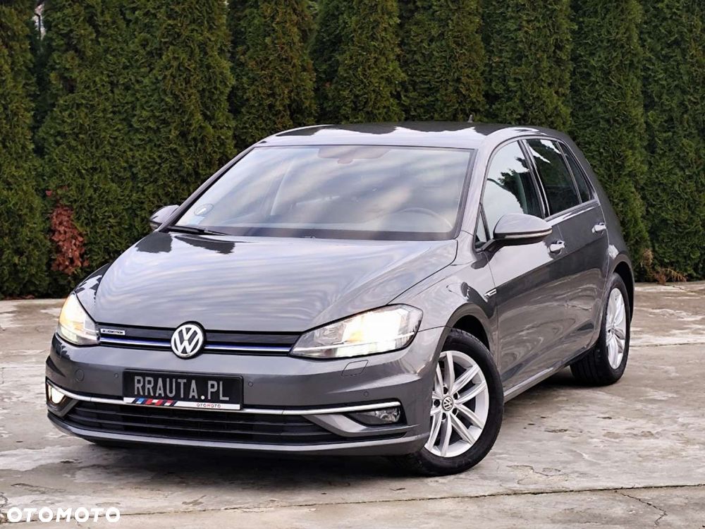 Volkswagen Golf - 1