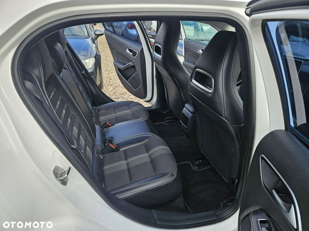 Mercedes-Benz GLA - 11