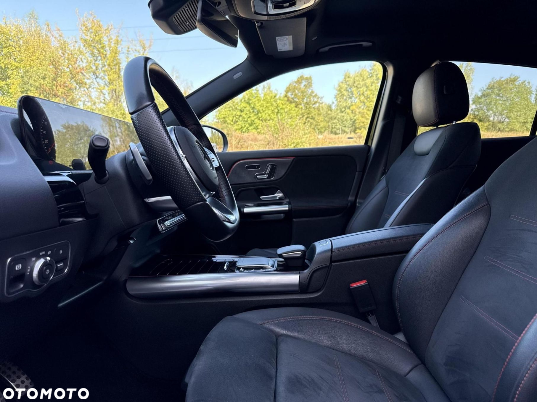 Mercedes-Benz EQA 300 66.5kWh 4-Matic AMG Line - 10