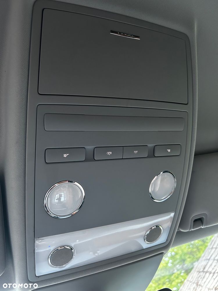 Volkswagen Phaeton 4.2 V8 4MOTION Automatik (5 Sitzer) Edition 6 - 28