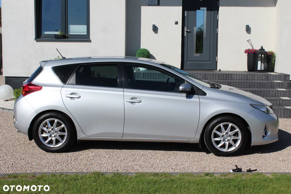 Toyota Auris 2.0 D-4D Executive - 7