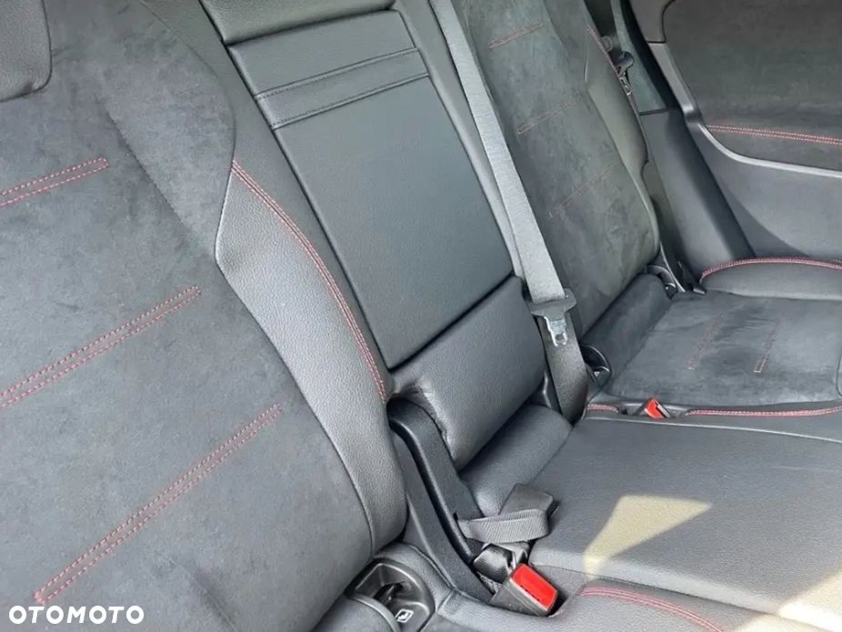 Mercedes-Benz GLB 200 AMG Line 7G-DCT - 11