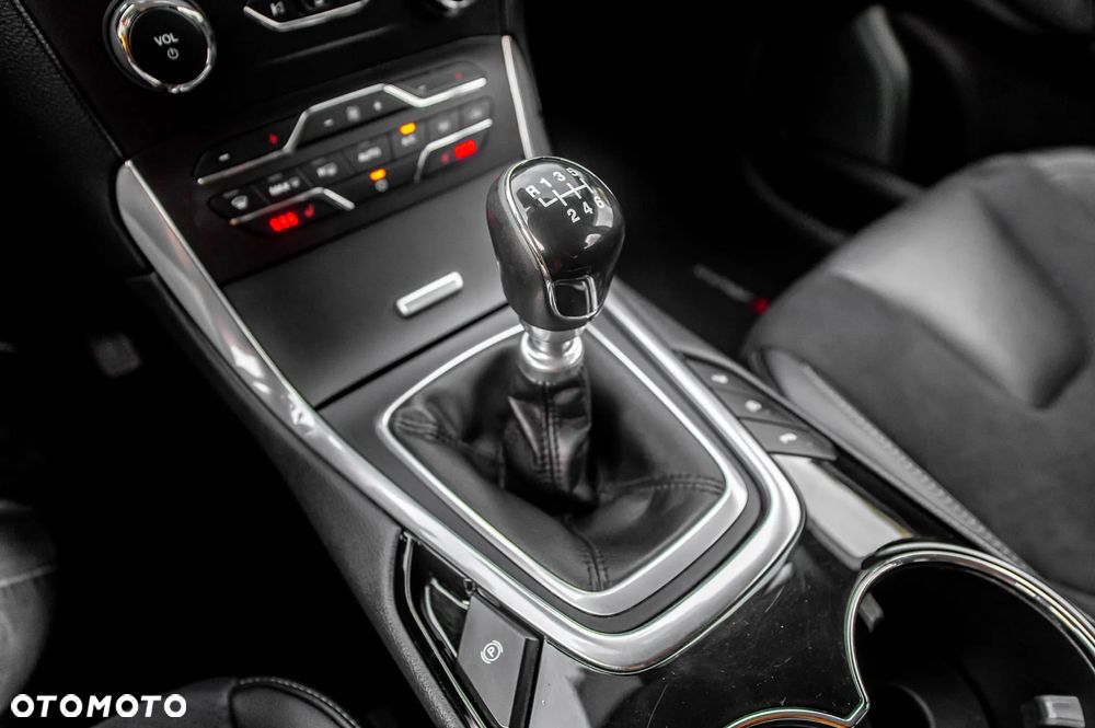 Ford S-Max 2.0 TDCi Allrad Titanium - 36