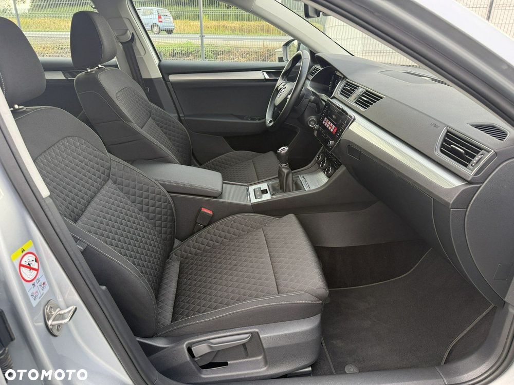 Skoda Superb 2.0 TDI SCR Ambition - 26