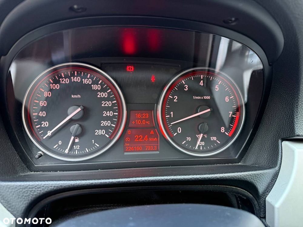 BMW Seria 3 325i - 11