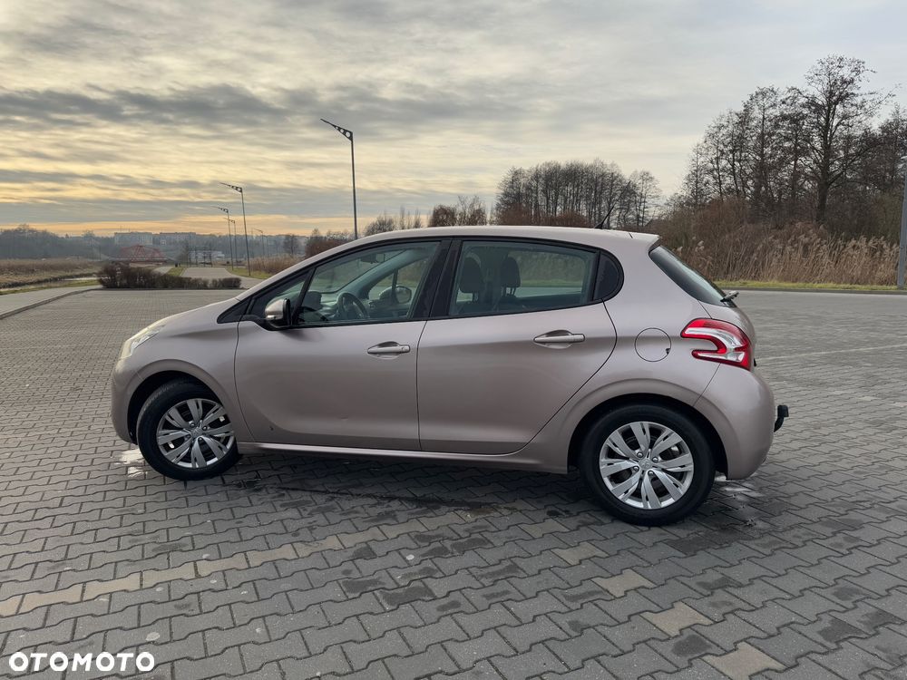 Peugeot 208 - 2