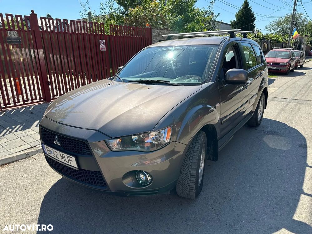Mitsubishi Outlander - 3