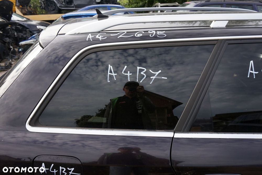 SZYBA KAROSERYJNA TYLNA PRAWA BOCZNA A4 B7 KOMBI  AUDI 2004-2008 - 1