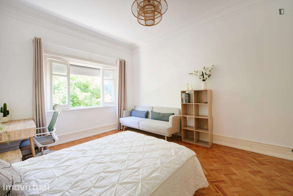Quarto - localizado em Marquês de Pombal Lisbon - Grande imagem: 3/34