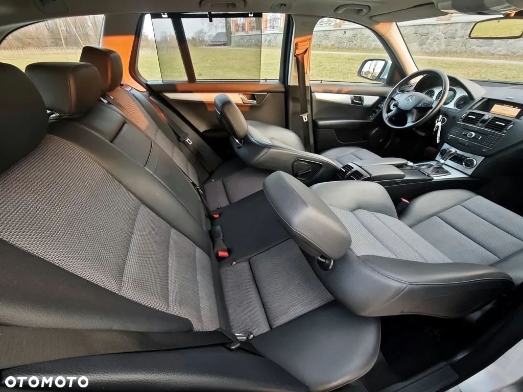 Mercedes-Benz Klasa C 180 T Kompressor Automatik Avantgarde - 31