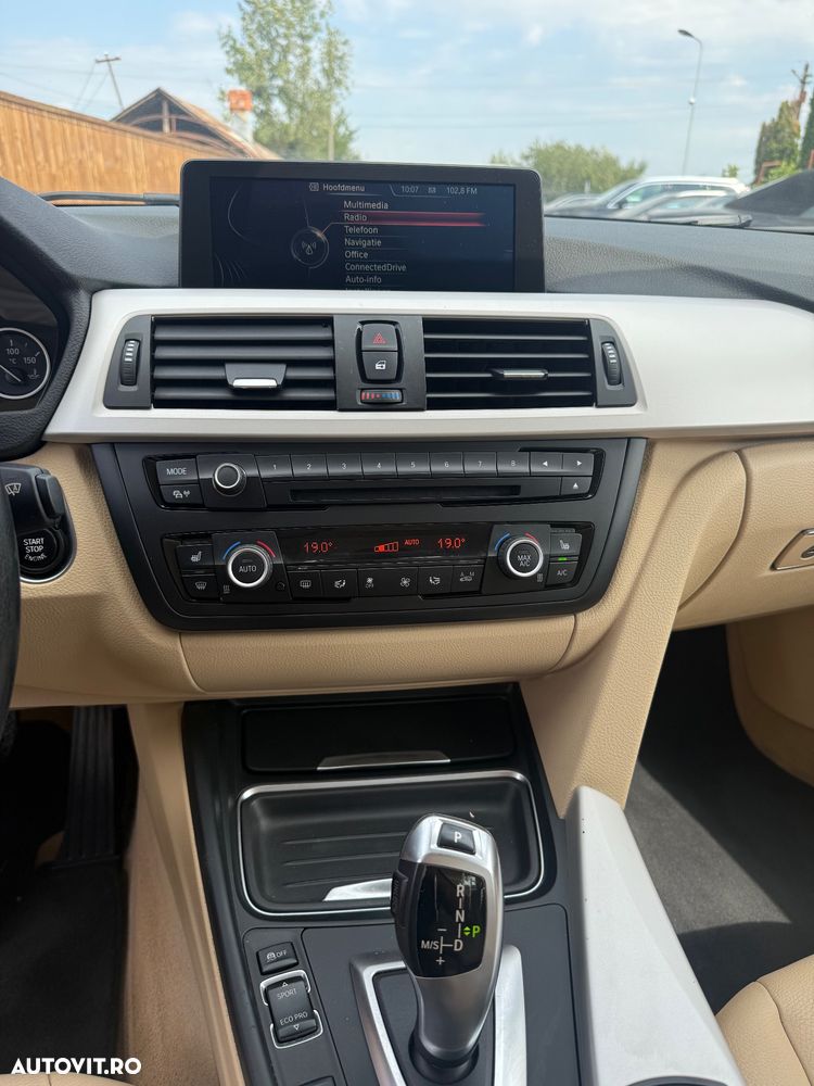 BMW Seria 3 320d Efficient Dynamic Edition Aut. Luxury Line - 9