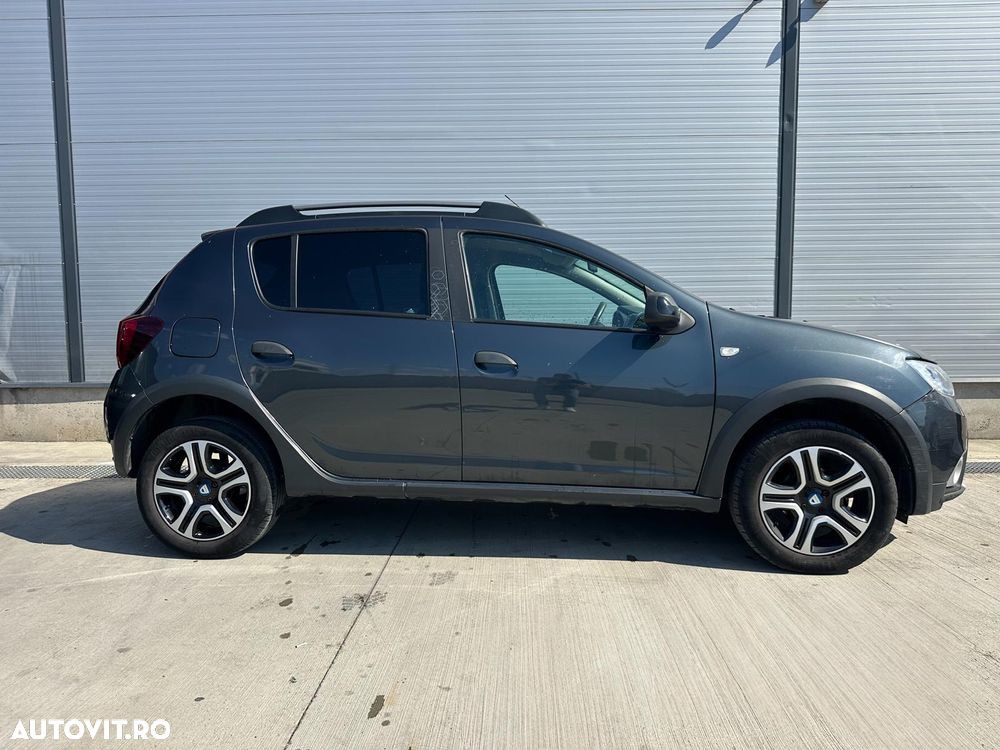 Dacia Sandero Stepway 0.9 TCe Easy-R SL Techroad - 4