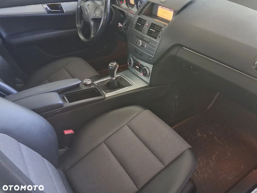 Mercedes-Benz Klasa C 200 CDI BlueEff Avantgarde - 11