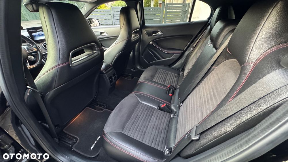 Mercedes-Benz GLA 200 (CDI) d 4Matic 7G-DCT AMG Line - 24