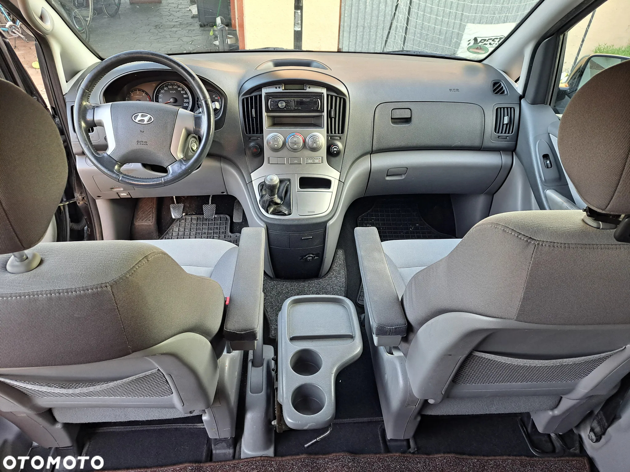 Hyundai H-1 - 16