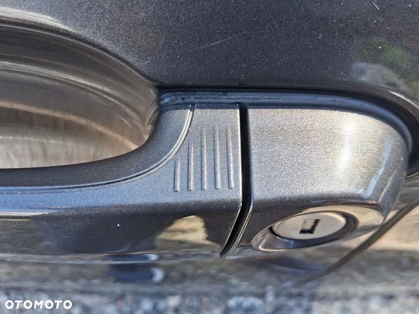 BMW Seria 3 320d xDrive DPF Edition Sport - 25