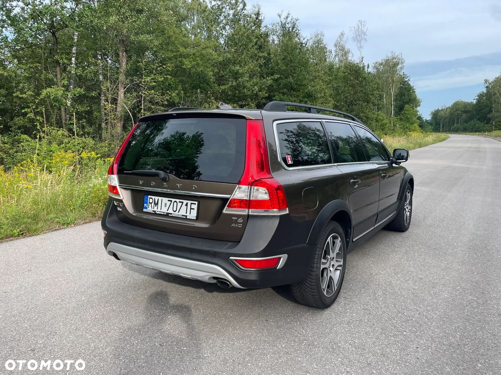 Volvo XC 70 T6 AWD Momentum - 3